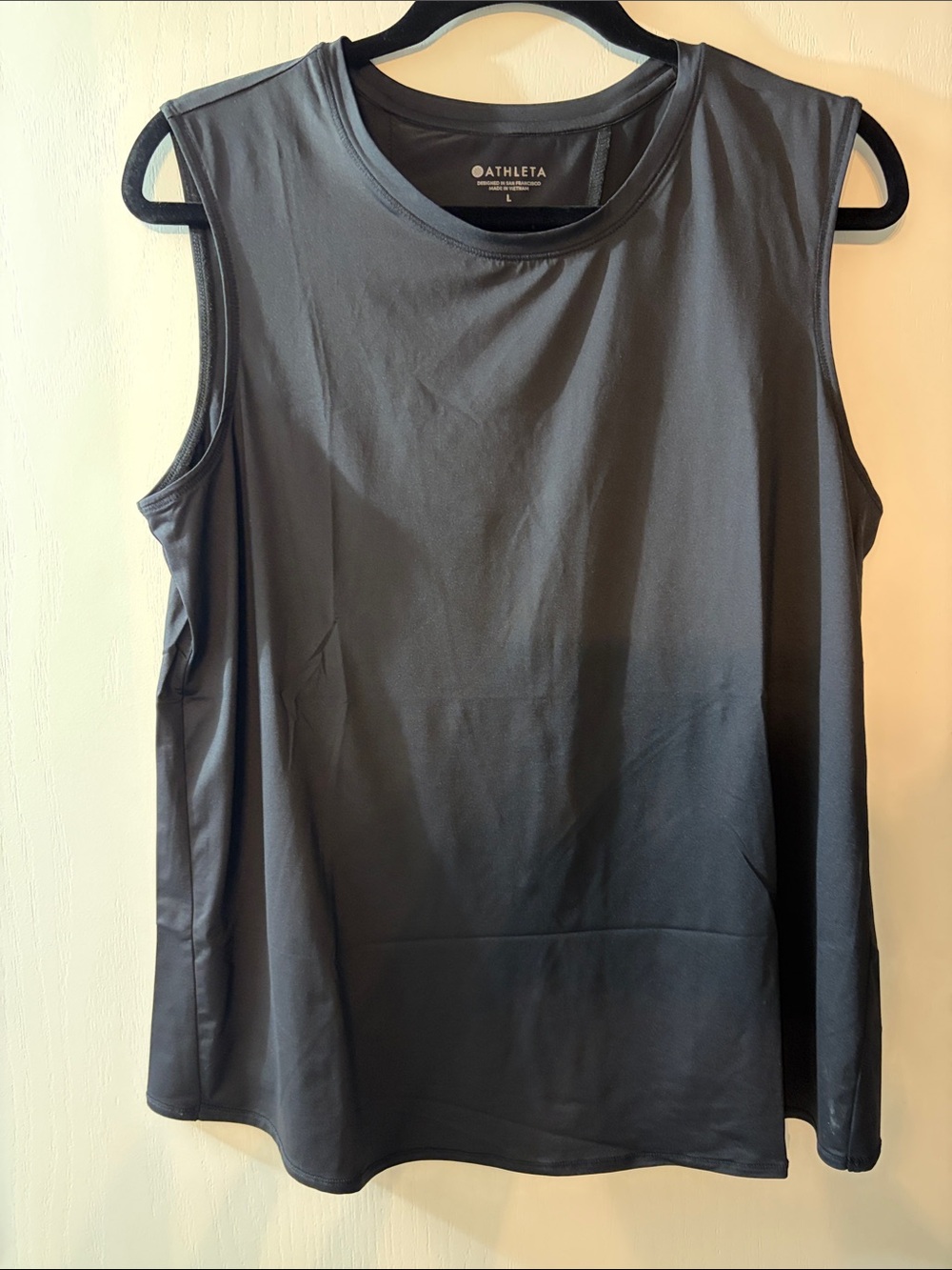 Athleta split back sleeveless rash guard; EUC